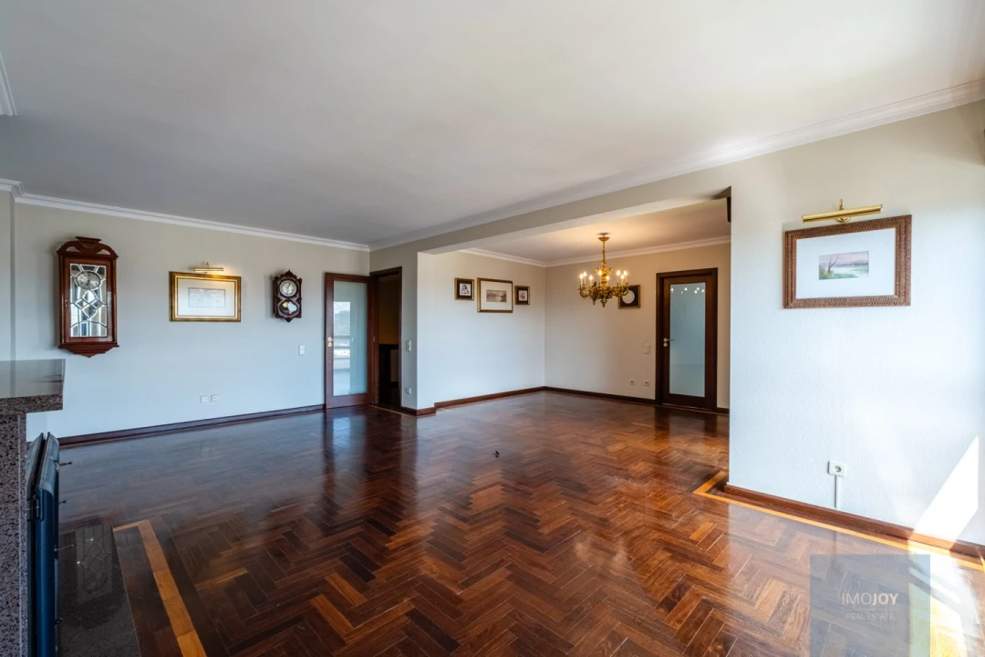 Apartamento T5 para Venda em Matosinhos e Leça da Palmeira Foto 4