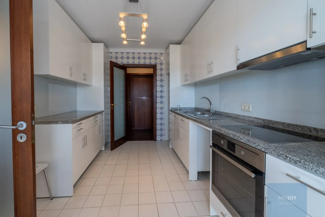 Apartamento T5 para Venda em Matosinhos e Leça da Palmeira Foto 9