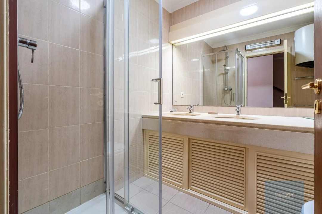 Apartamento T5 para Venda em Matosinhos e Leça da Palmeira Foto 28
