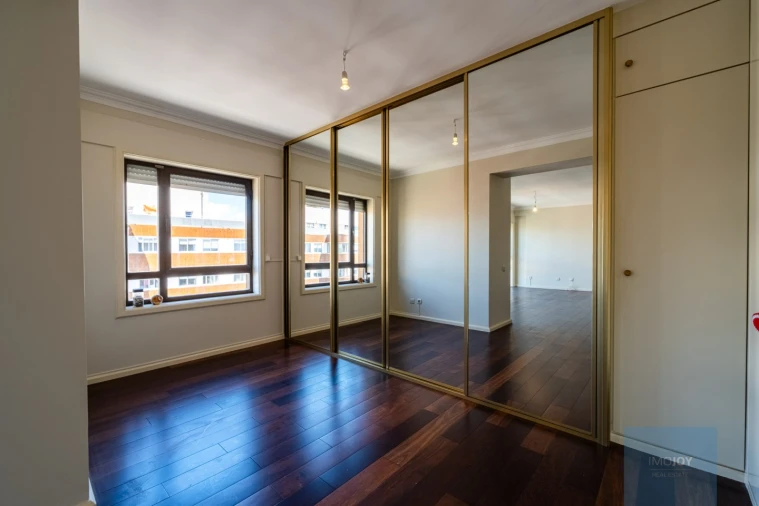 Apartamento T5 para Venda em Matosinhos e Leça da Palmeira Foto 14