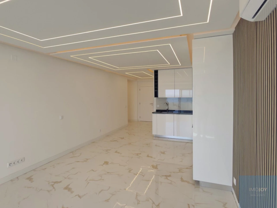 Apartamento T2 para Venda em Quarteira Foto 3