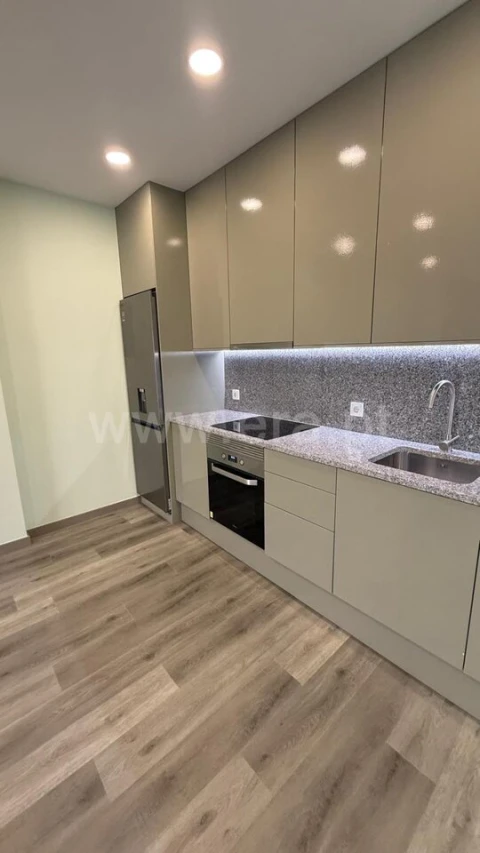 Apartamento T4 para Venda em Mafamude e Vilar do Paraíso