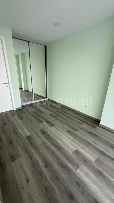 Apartamento T4 para Venda em Mafamude e Vilar do Paraíso