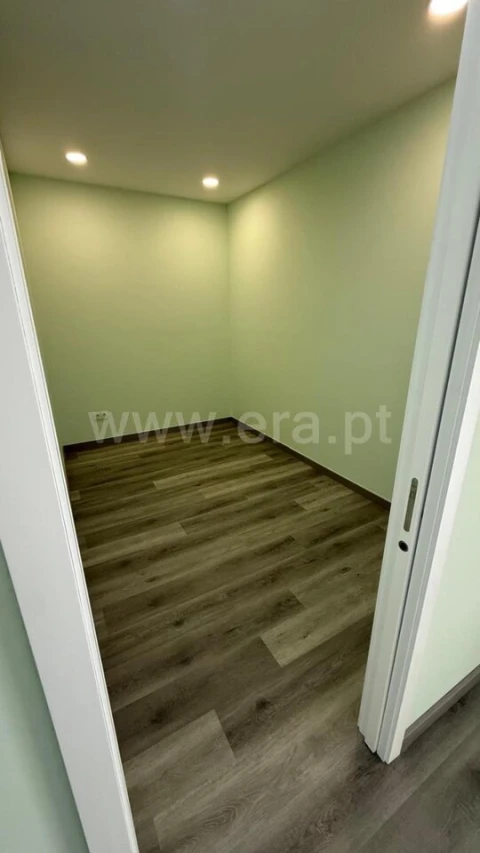 Apartamento T4 para Venda em Mafamude e Vilar do Paraíso