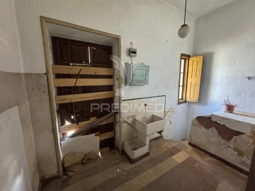 Moradia T5 para Venda em Faro (Sé e São Pedro)