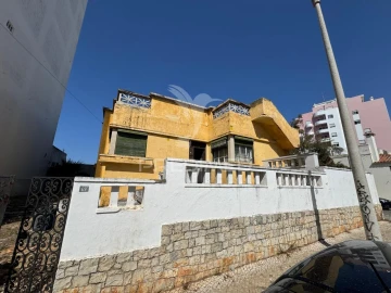 Moradia T5 para Venda em Faro (Sé e São Pedro)