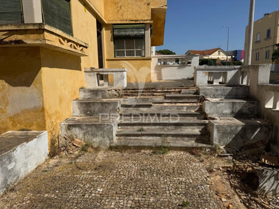 Moradia T5 para Venda em Faro (Sé e São Pedro) Foto 4
