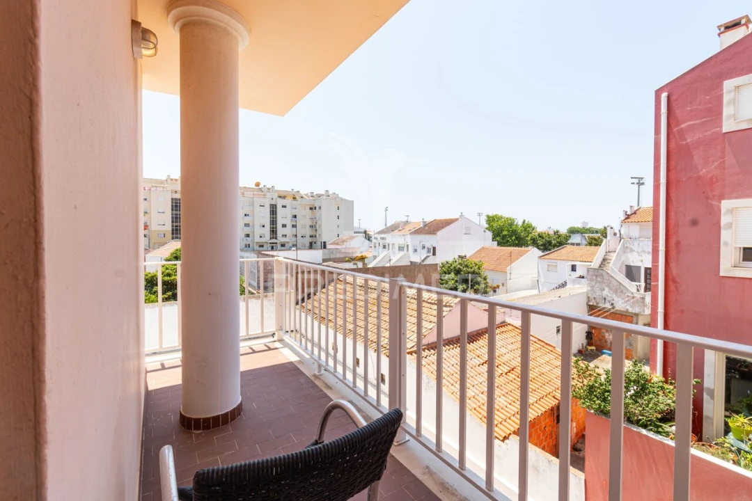 Apartamento T3 para Venda em Sines Foto 19