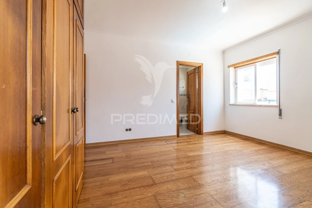 Apartamento T3 para Venda em Sines Foto 13