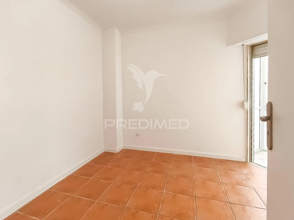 Apartamento T2 para Venda em Algueirão-Mem Martins Foto 9