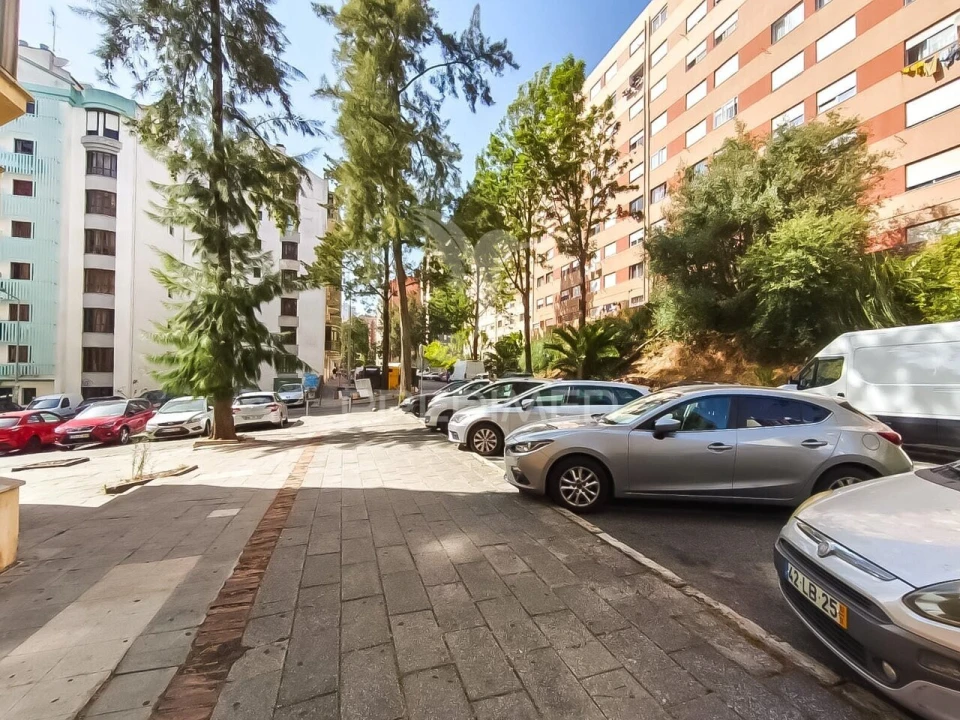 Apartamento T2 para Venda em Algueirão-Mem Martins Foto 24