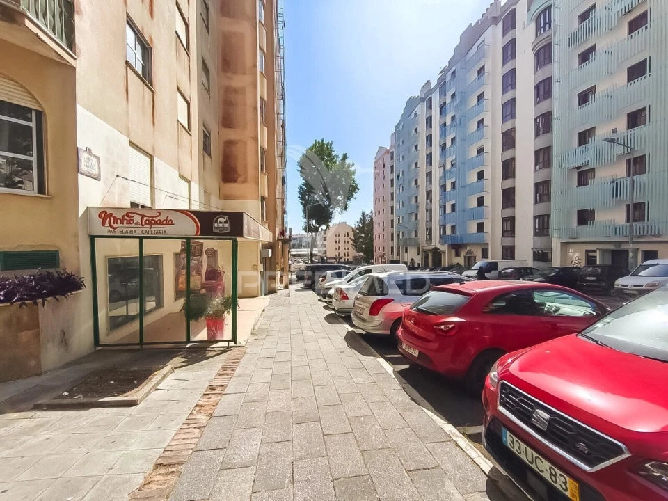 Apartamento T2 para Venda em Algueirão-Mem Martins Foto 23