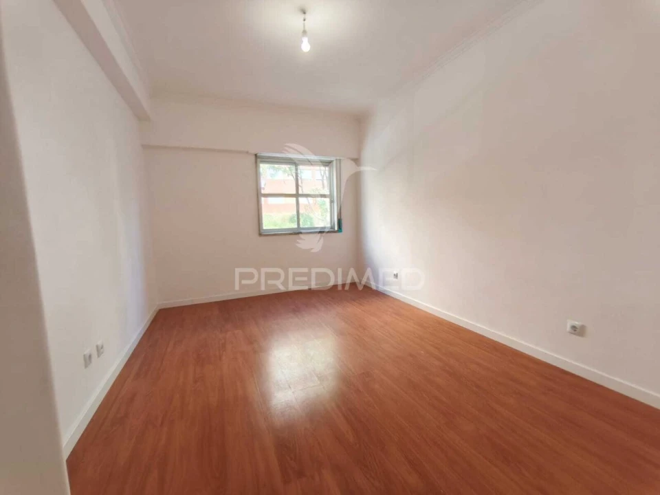 Apartamento T2 para Venda em Algueirão-Mem Martins Foto 23