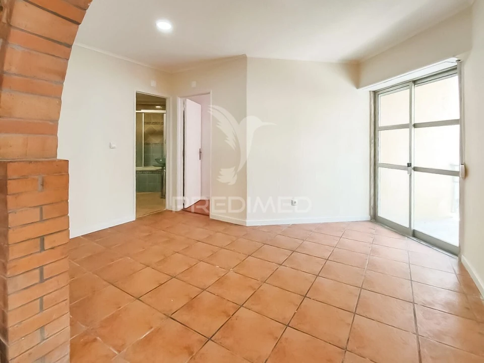 Apartamento T2 para Venda em Algueirão-Mem Martins Foto 17