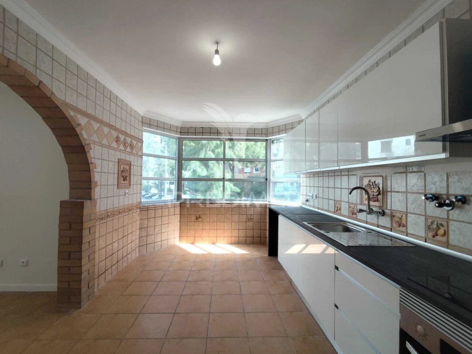 Apartamento T2 para Venda em Algueirão-Mem Martins Foto 5