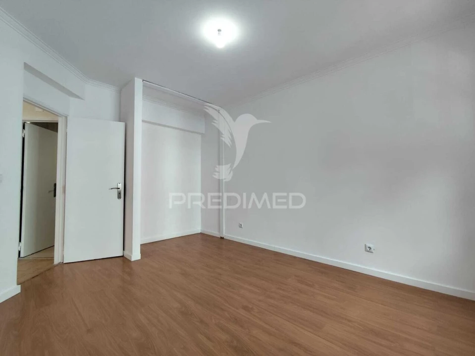 Apartamento T2 para Venda em Algueirão-Mem Martins Foto 37