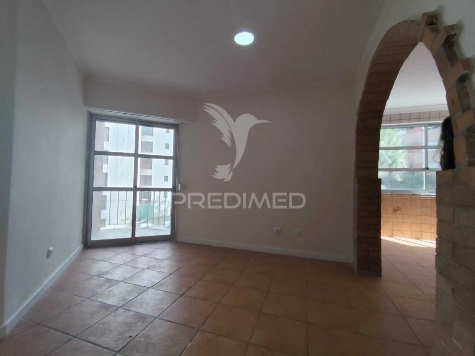 Apartamento T2 para Venda em Algueirão-Mem Martins Foto 15