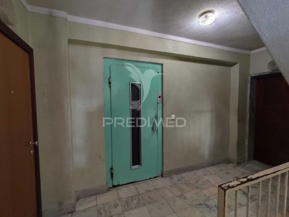 Apartamento T2 para Venda em Algueirão-Mem Martins Foto 3