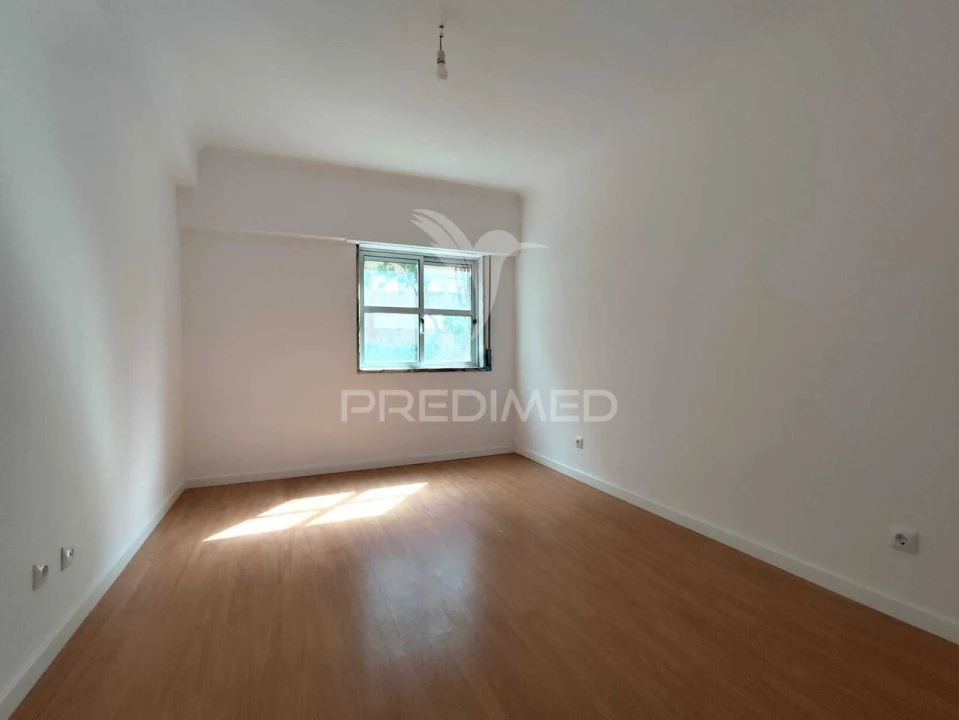 Apartamento T2 para Venda em Algueirão-Mem Martins Foto 19