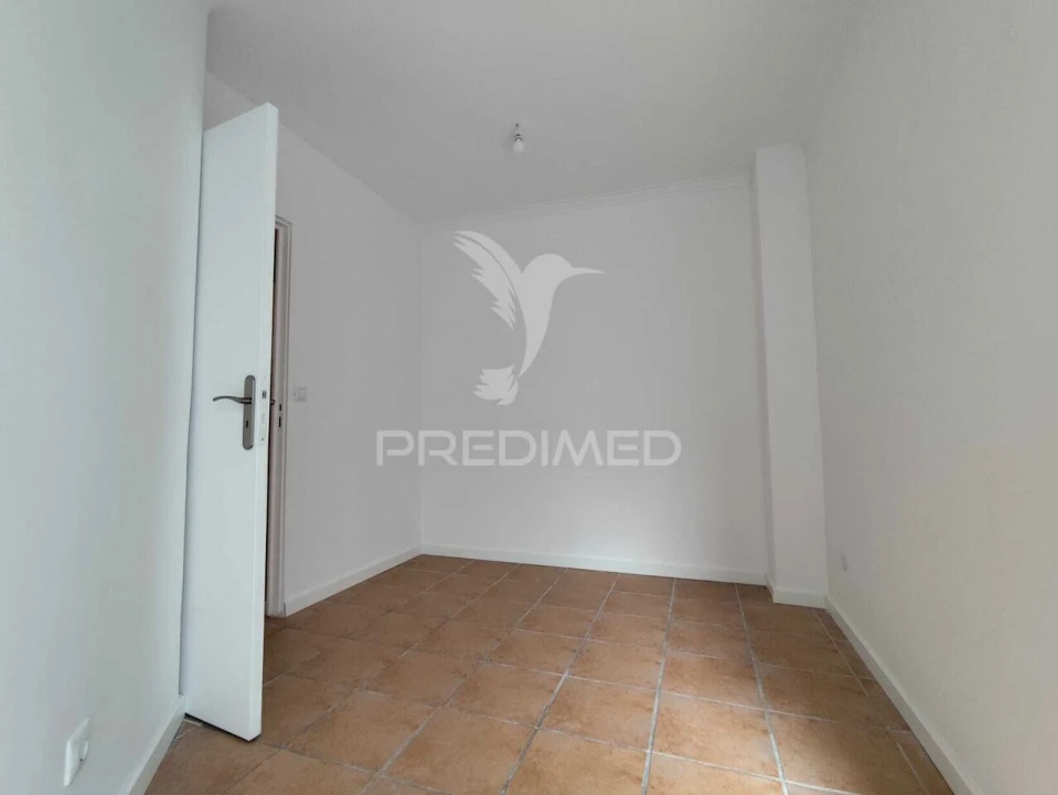 Apartamento T2 para Venda em Algueirão-Mem Martins Foto 18