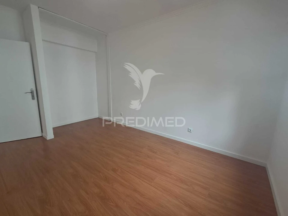 Apartamento T2 para Venda em Algueirão-Mem Martins Foto 14