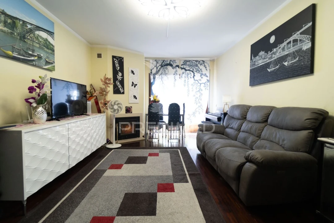 Apartamento T2 para Venda em Valongo Foto 1