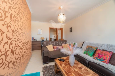 Apartamento T1 para Venda em Carregado e Cadafais