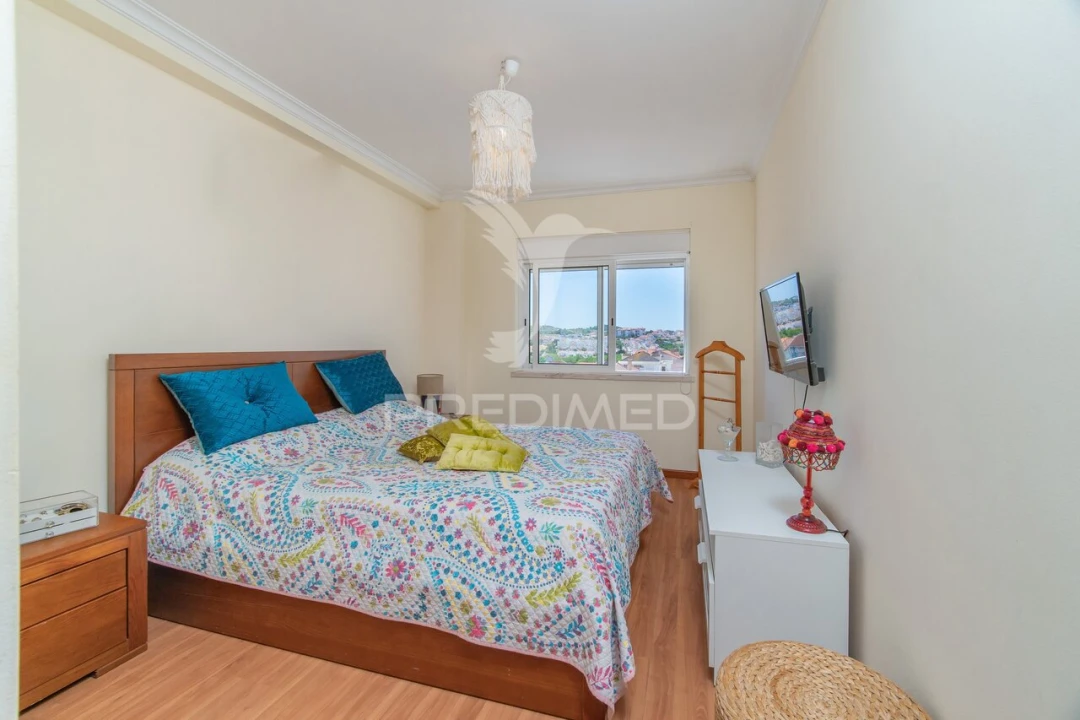 Apartamento T1 para Venda em Carregado e Cadafais Foto 13