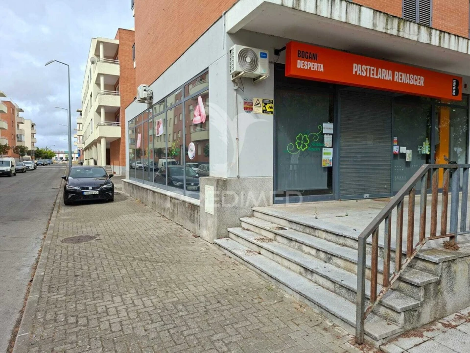 Loja para Trespasse em Alhos Vedros Foto 16