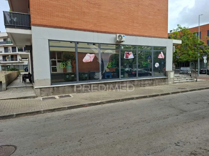 Loja para Trespasse em Alhos Vedros Foto 9