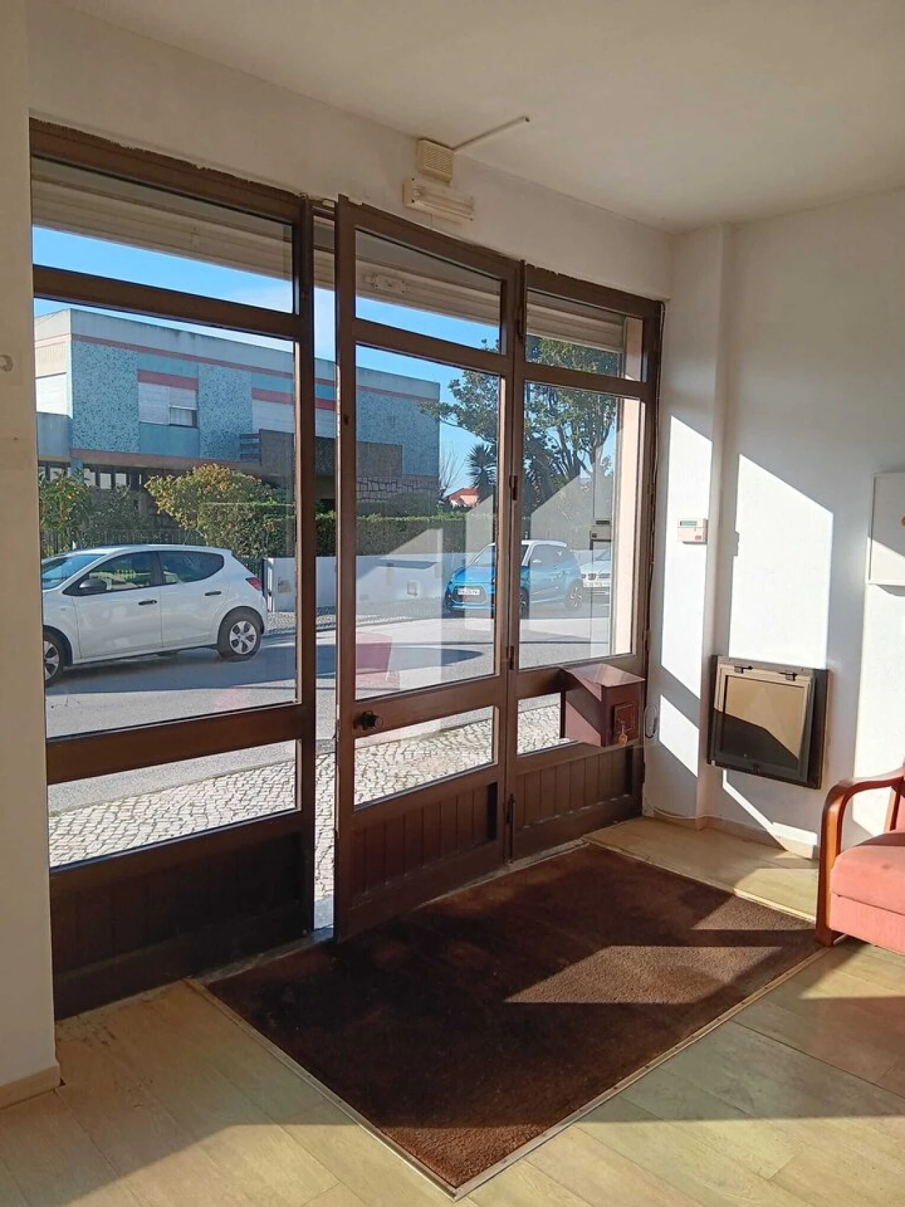 Loja para Arrendamento em Vieira de Leiria Foto 1