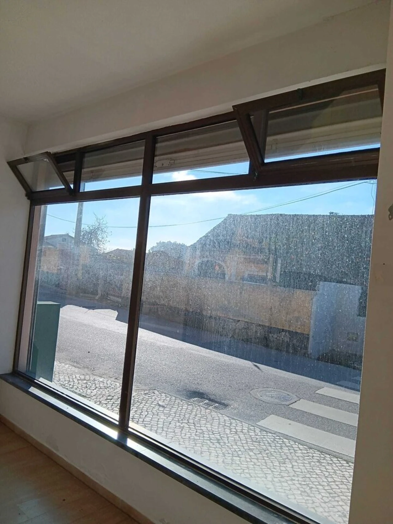 Loja para Arrendamento em Vieira de Leiria Foto 6