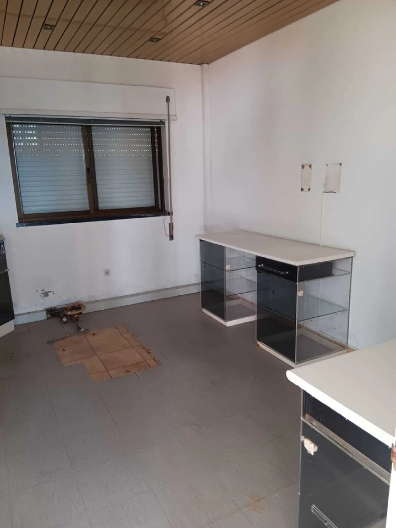 Loja para Arrendamento em Vieira de Leiria Foto 13