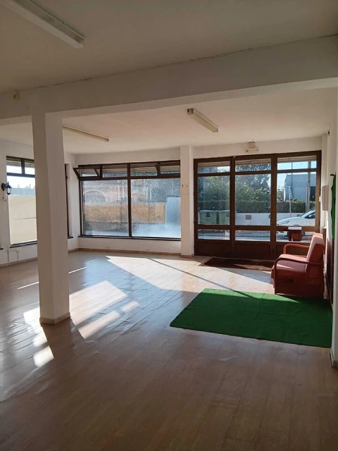 Loja para Arrendamento em Vieira de Leiria