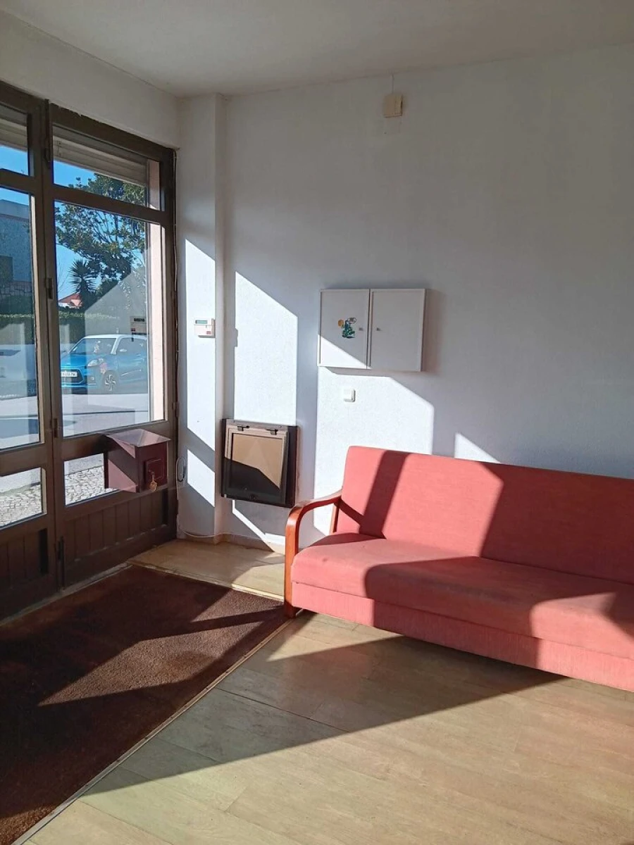 Loja para Arrendamento em Vieira de Leiria Foto 4