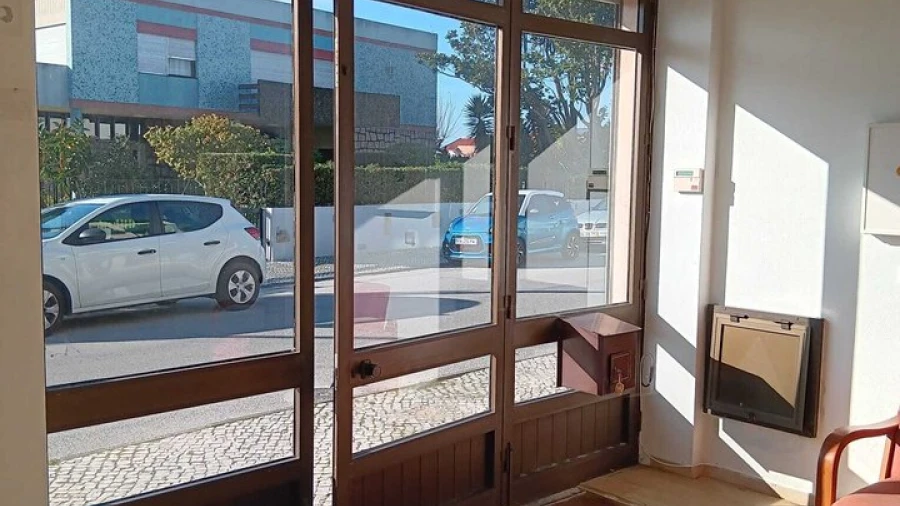 Loja para Arrendamento em Vieira de Leiria