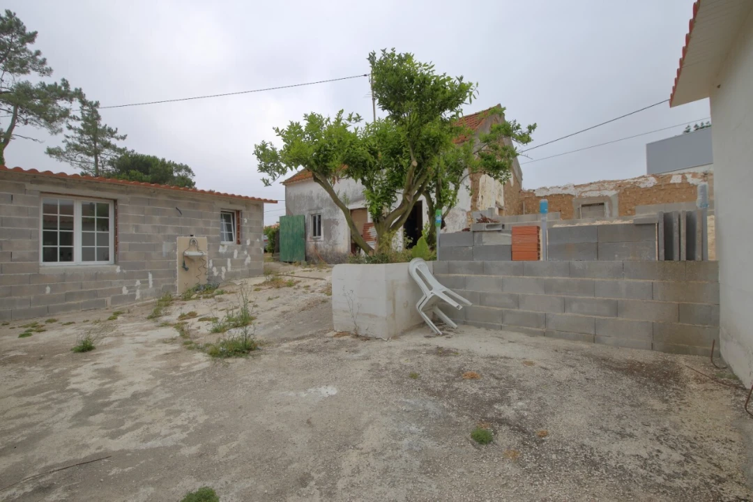 Moradia T3 para Venda em Salir de Matos Foto 14