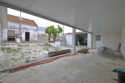 Moradia T3 para Venda em Salir de Matos