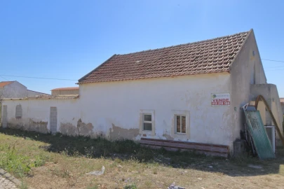 Moradia T3 para Venda em Salir de Matos