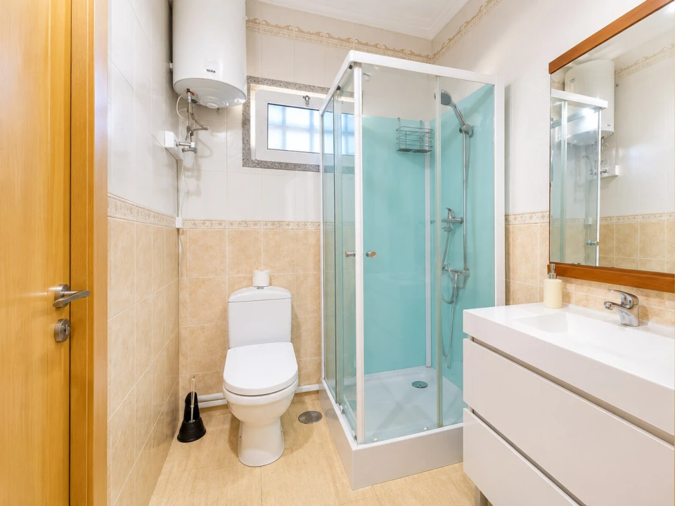 Apartamento T1 para Venda em Alvor Foto 8