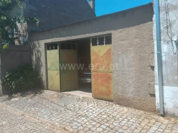 Moradia T3 para Venda em Fundão, Valverde, Donas, A. Joanes, A. Nova Cabo