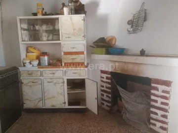 Moradia T3 para Venda em Fundão, Valverde, Donas, A. Joanes, A. Nova Cabo