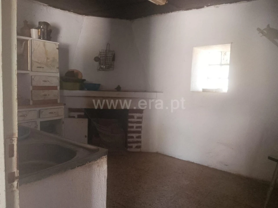 Moradia T3 para Venda em Fundão, Valverde, Donas, A. Joanes, A. Nova Cabo Foto 3