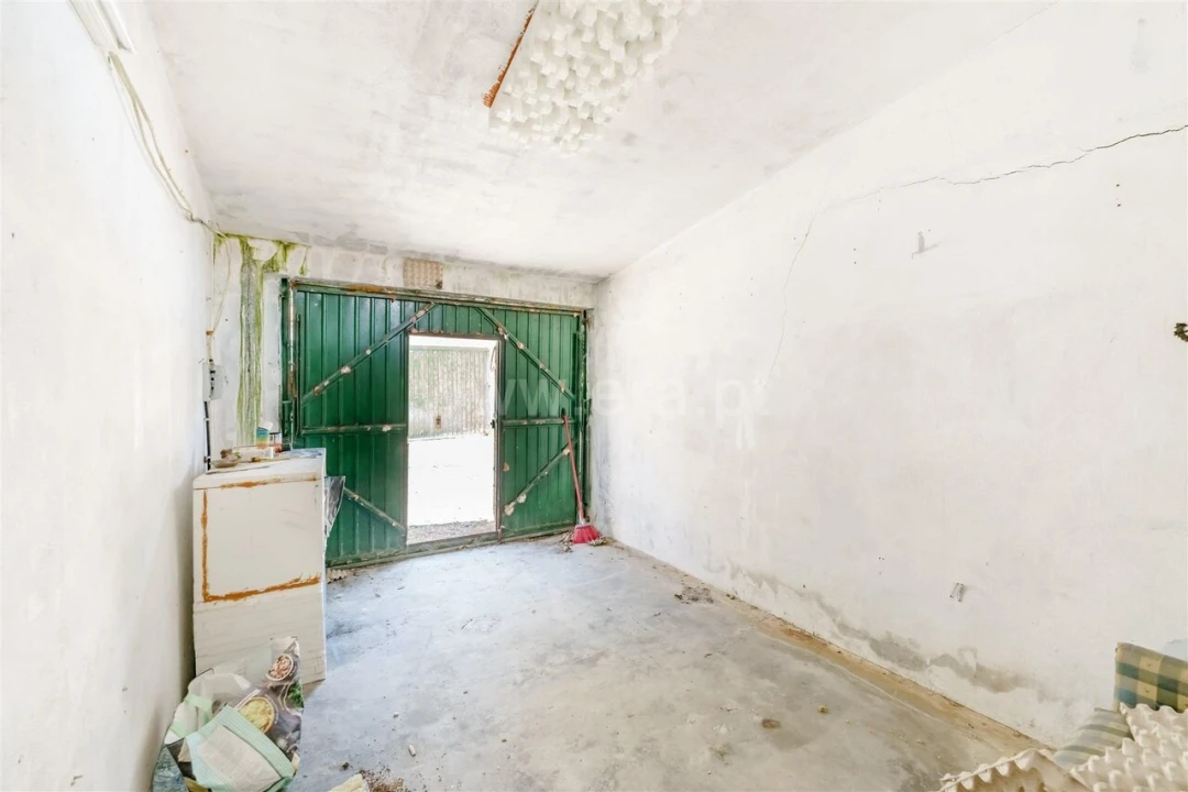 Garagem para Venda em Covilhã e Canhoso Foto 2
