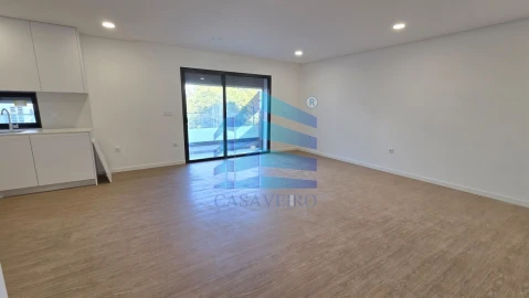 Apartamento T2 para Venda em Esgueira