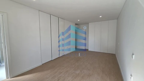 Apartamento T2 para Venda em Esgueira