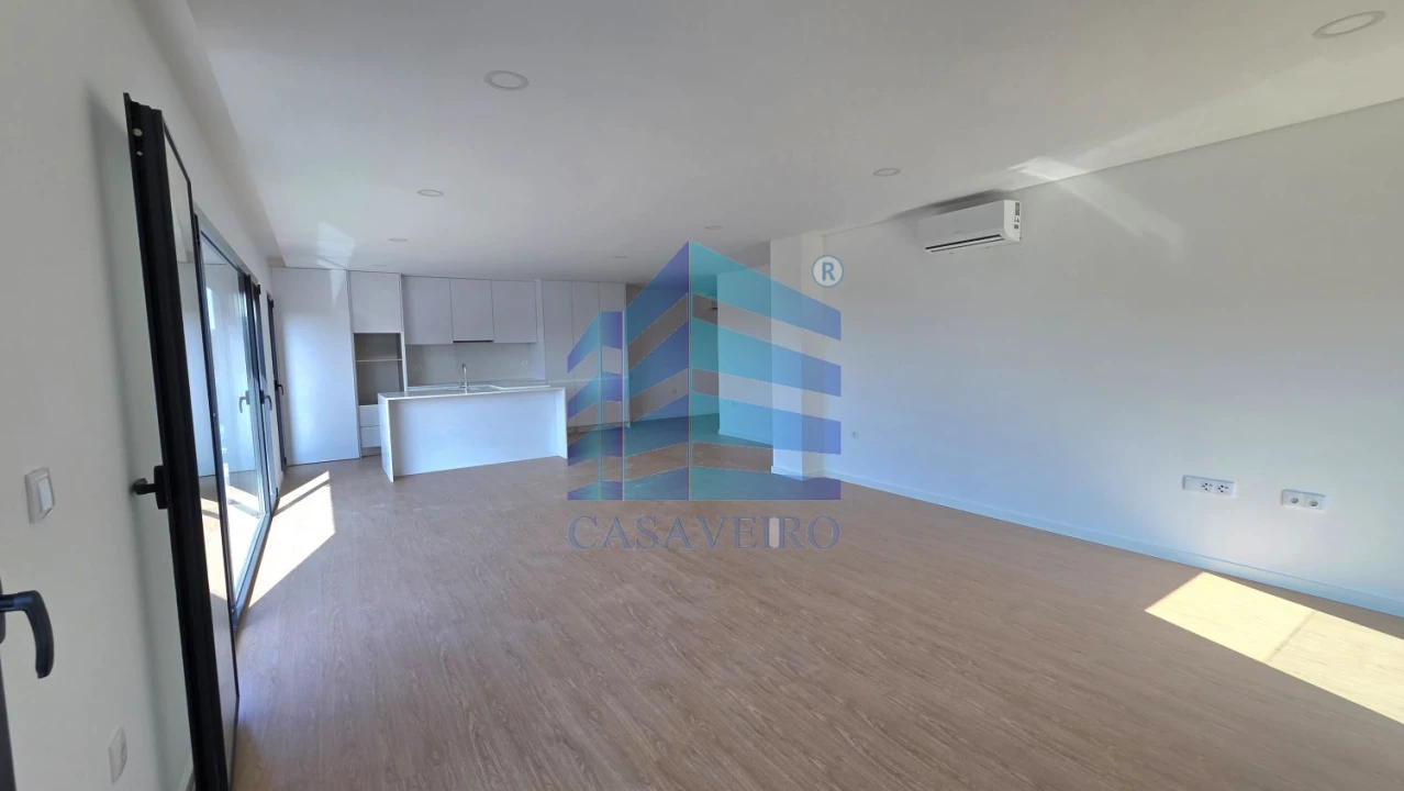 Apartamento T2 para Venda em Esgueira Foto 3