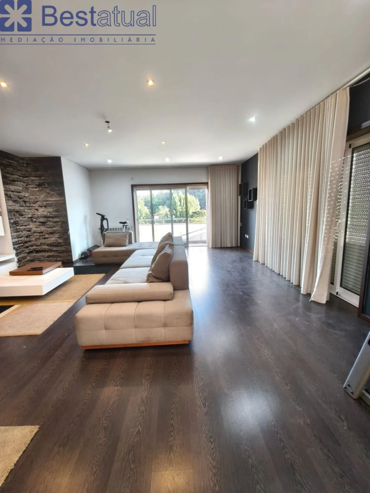 Apartamento T4 para Venda em Vila Nova de Famalicão e Calendário Foto 3
