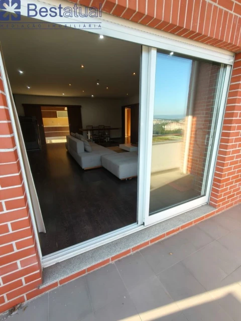 Apartamento T4 para Venda em Vila Nova de Famalicão e Calendário