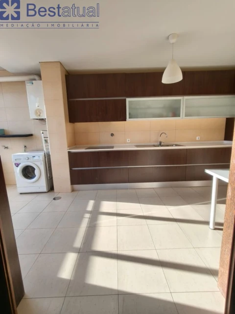 Apartamento T4 para Venda em Vila Nova de Famalicão e Calendário